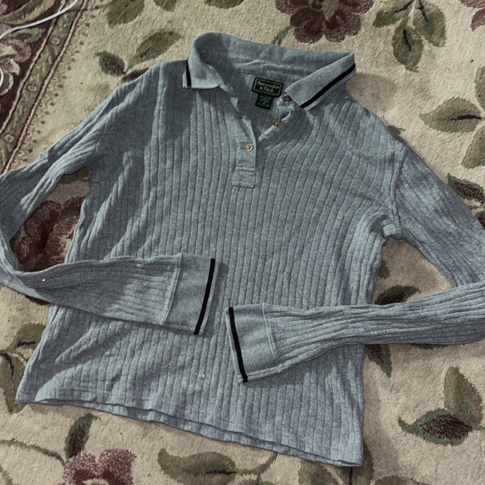 Abercrombie & Fitch woman’s gray ribbed sweater polo